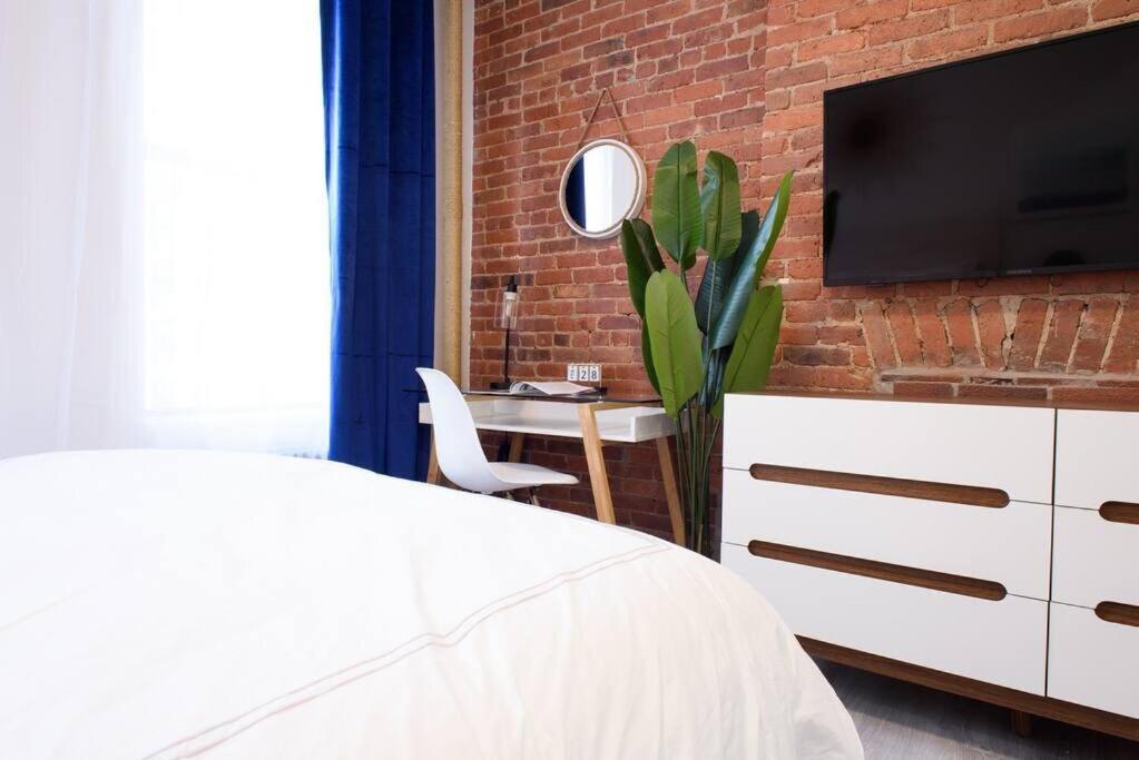 240-11 New Prime Upper East W&d Apartment *