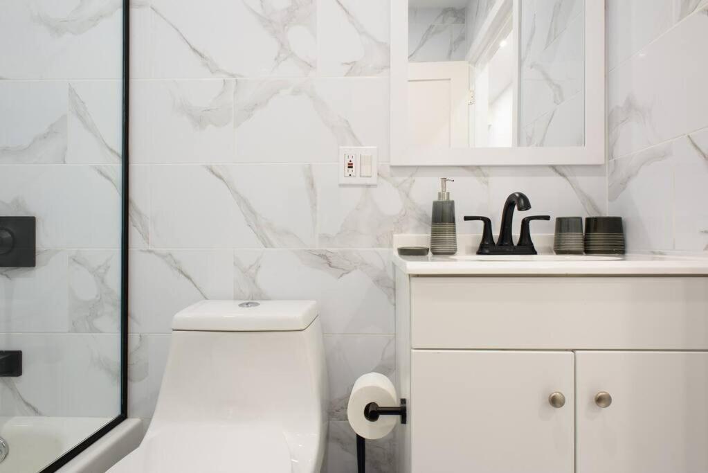 Apartment 240-11 New Prime Upper East W&d New York